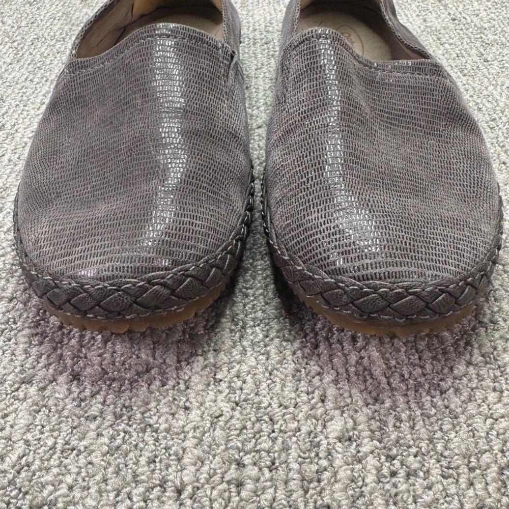 Aetrex Slip-On Flats Women's Size 6 6.5 Gray Lizard Print Leather Shoes